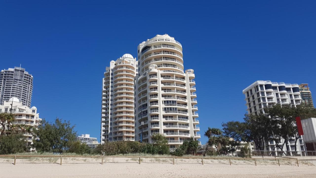 Apr Private Suites Moroccan By The Beach Gold Coast Esterno foto