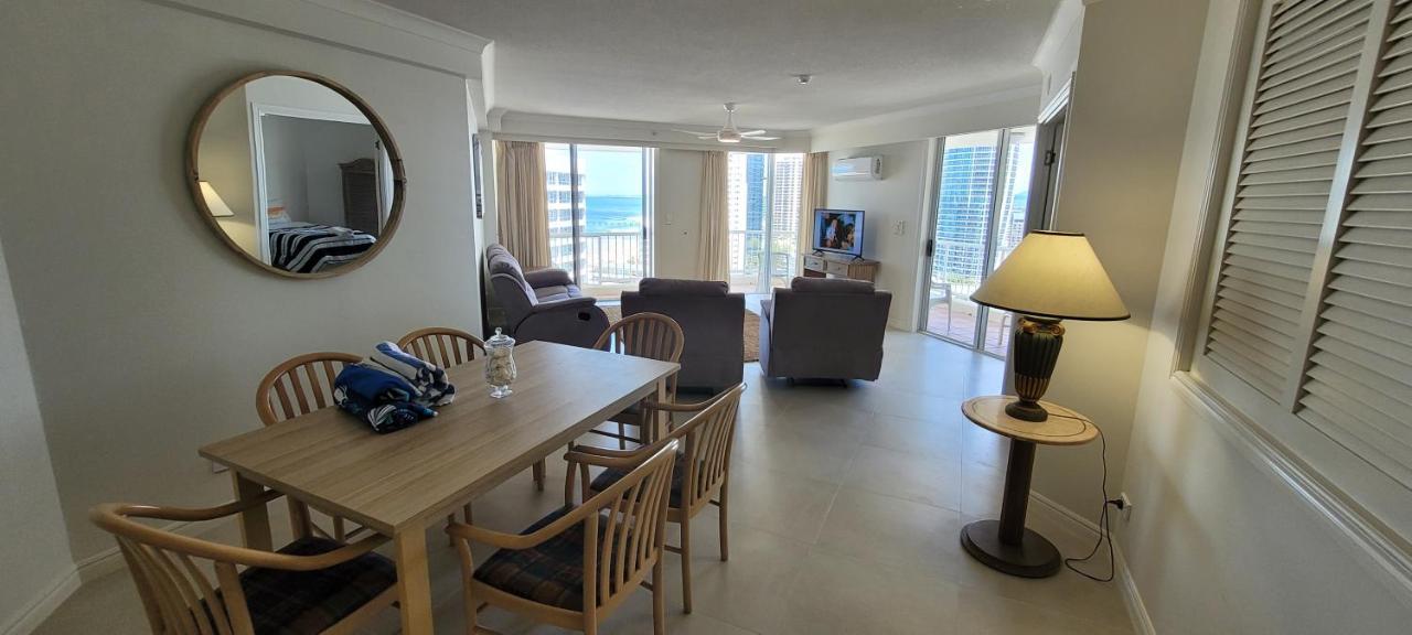 Apr Private Suites Moroccan By The Beach Gold Coast Esterno foto
