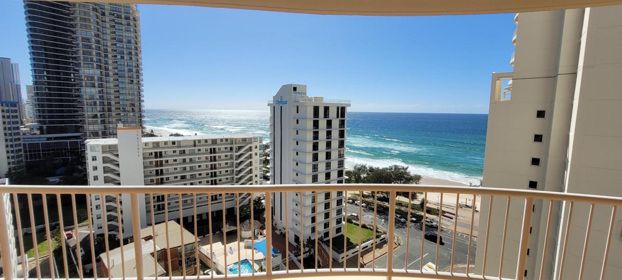 Apr Private Suites Moroccan By The Beach Gold Coast Esterno foto