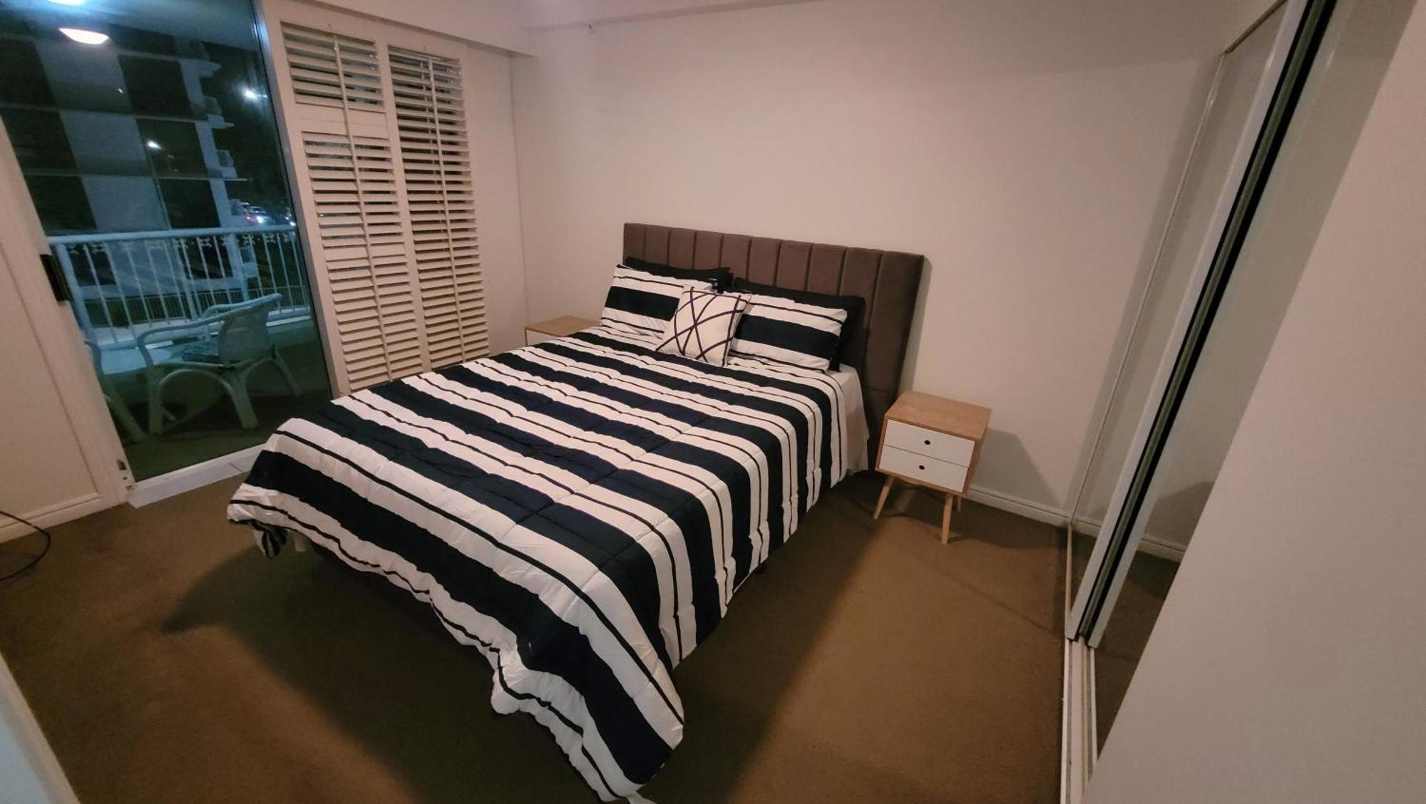 Apr Private Suites Moroccan By The Beach Gold Coast Esterno foto