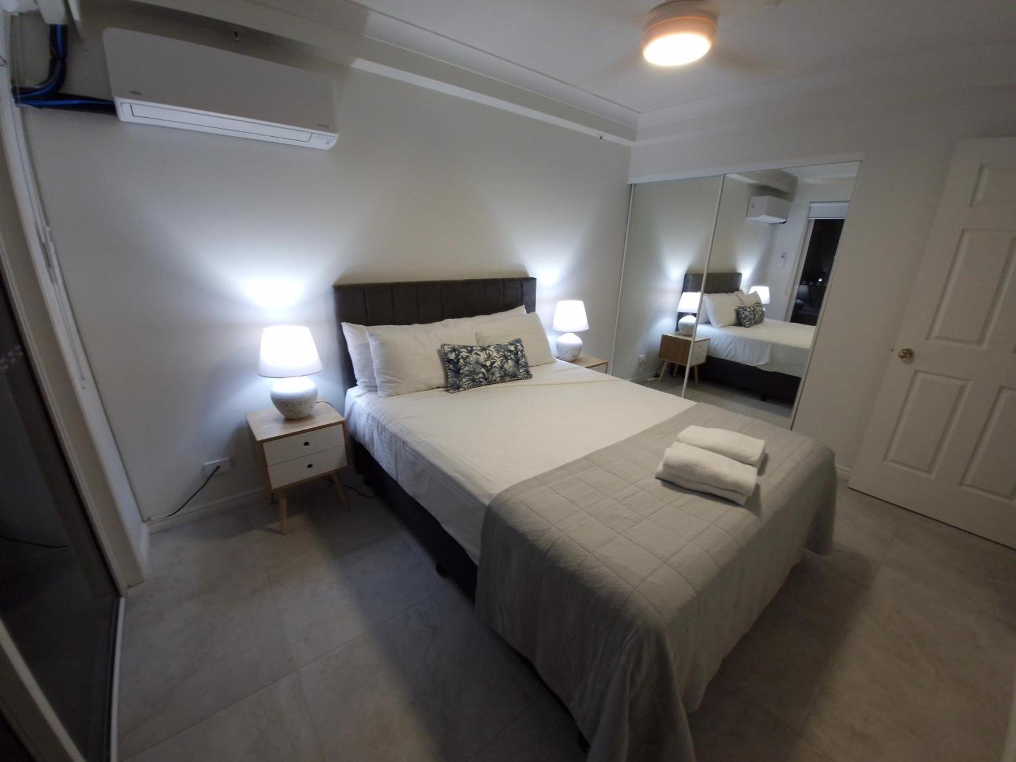 Apr Private Suites Moroccan By The Beach Gold Coast Esterno foto