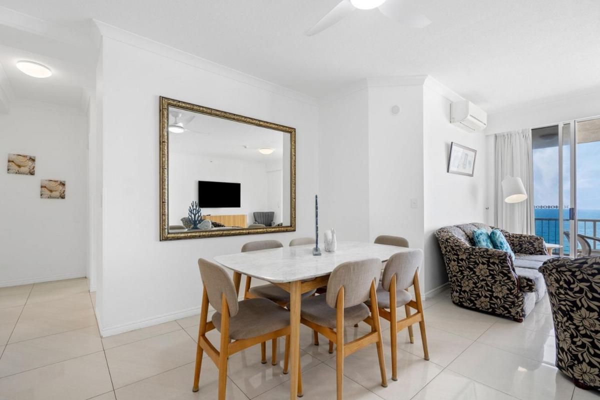Apr Private Suites Moroccan By The Beach Gold Coast Esterno foto