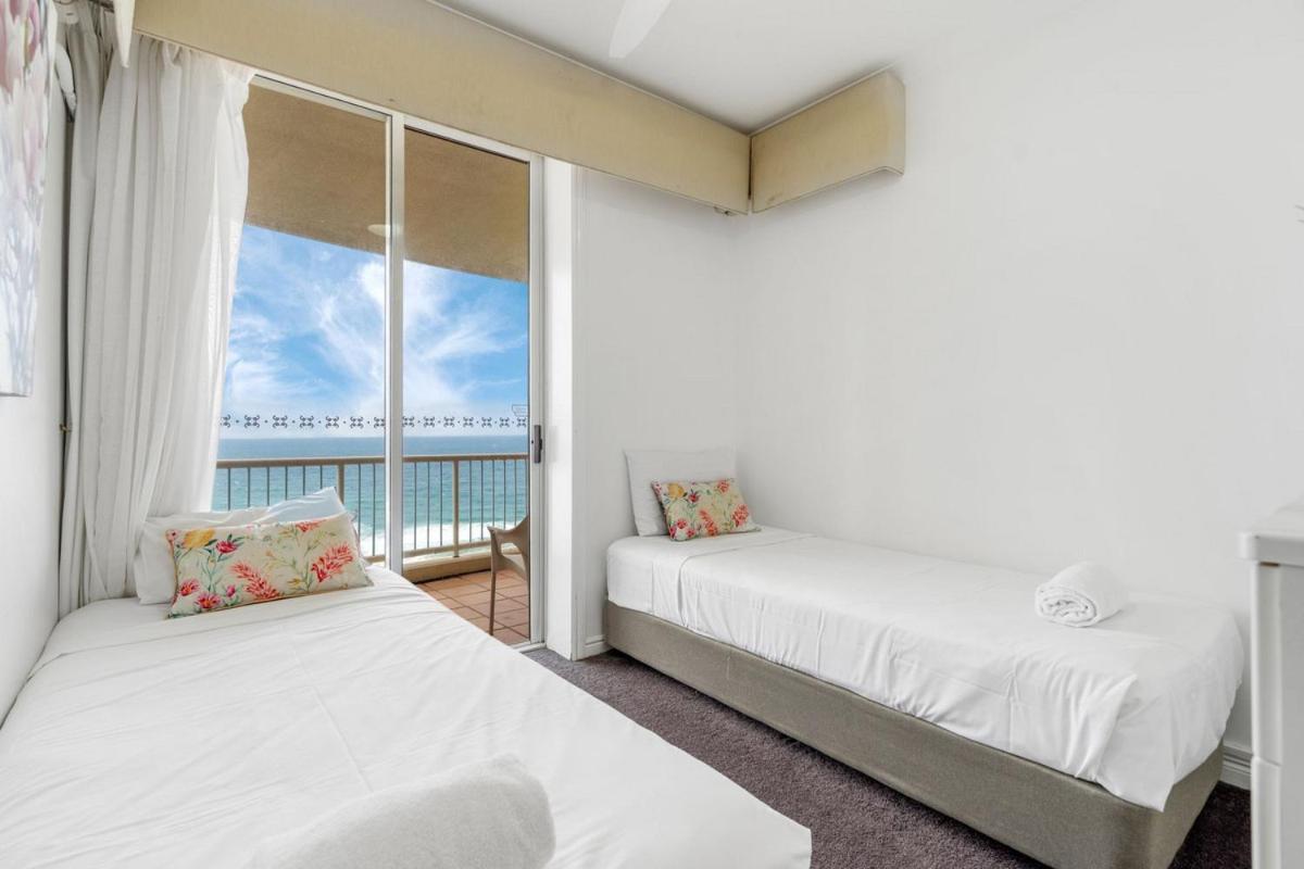 Apr Private Suites Moroccan By The Beach Gold Coast Esterno foto