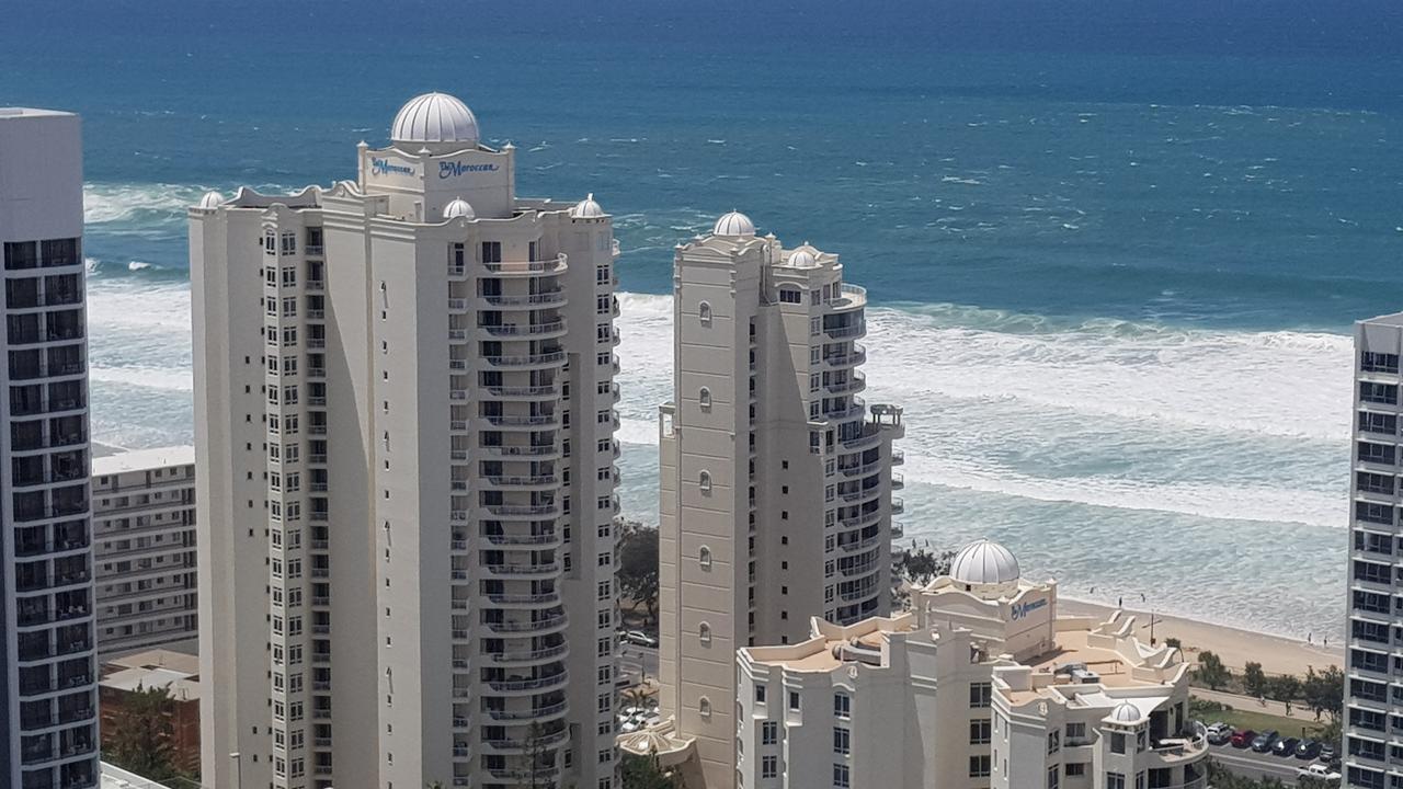 Apr Private Suites Moroccan By The Beach Gold Coast Esterno foto